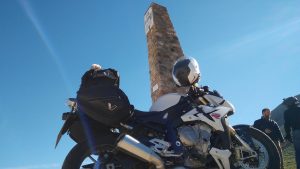 Motorrad am Col d'izzard