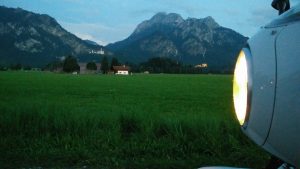 BMW R nineT Racer vor Schloss Neuschwanstein