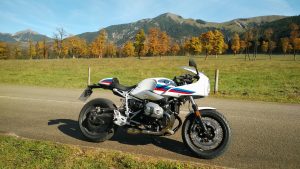 BMW R nineT Racer am grossen Ahornboden