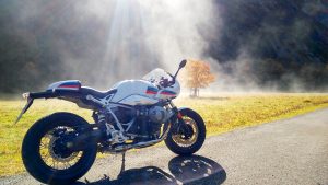 BMW R nineT Racer am grossen Ahornboden