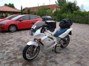 Honda VFR beladen